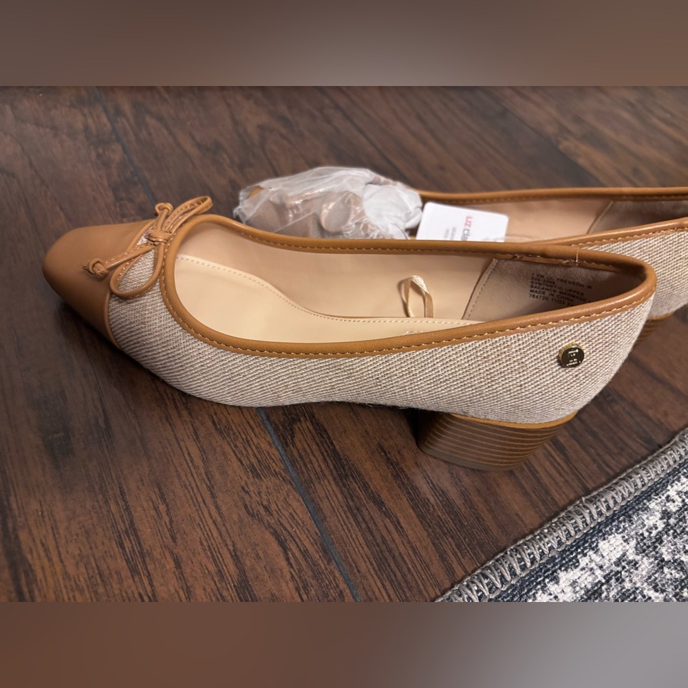 Liz Claiborne Tan and Cream  Block Heels 7.5 WD